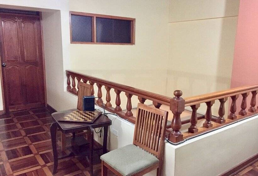 تختخواب و صبحانه Residencial Plaza España