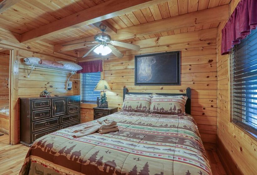 Creek Heaven   2 Bedrooms, 2 Baths, Sleeps 6 Cabin By Redawning