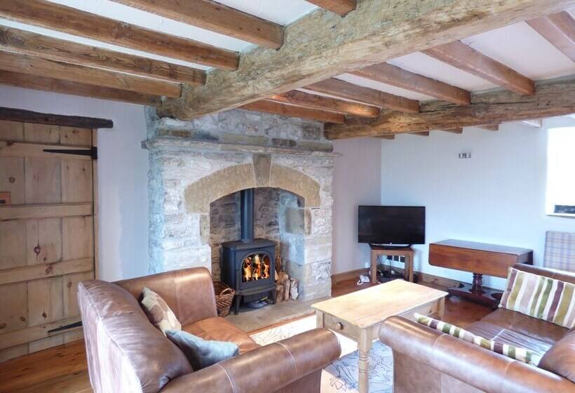 Hall End Barn