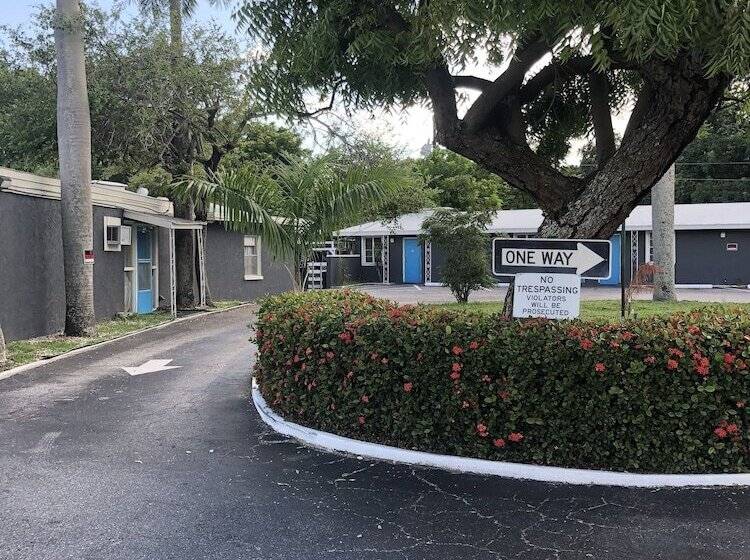 هتل Bay Breeze Inn Bradenton Downtown