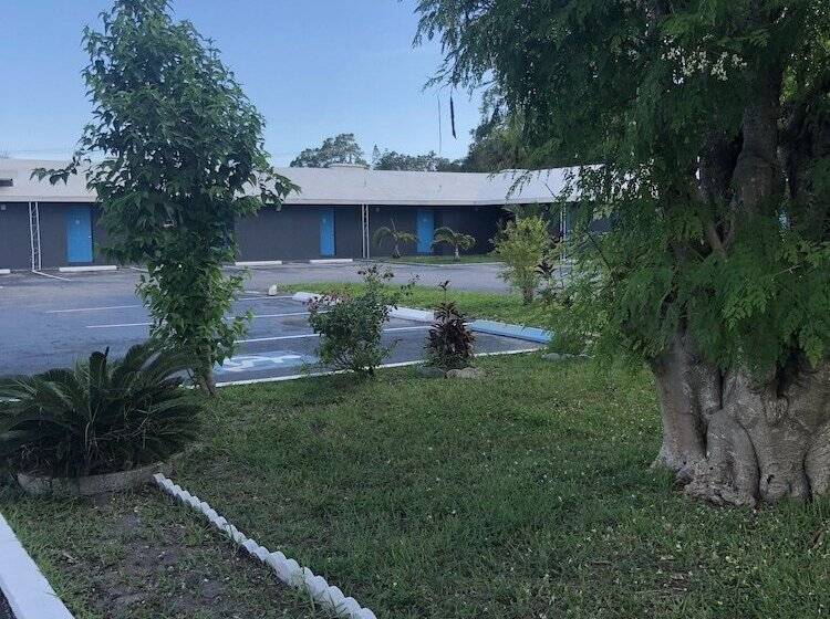 هتل Bay Breeze Inn Bradenton Downtown