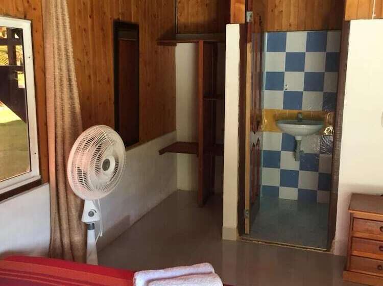 هتل Cabanas Deep Blue