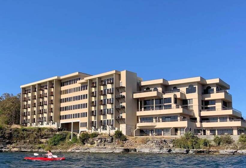 בית מלון כפרי D Monaco Luxury Resort