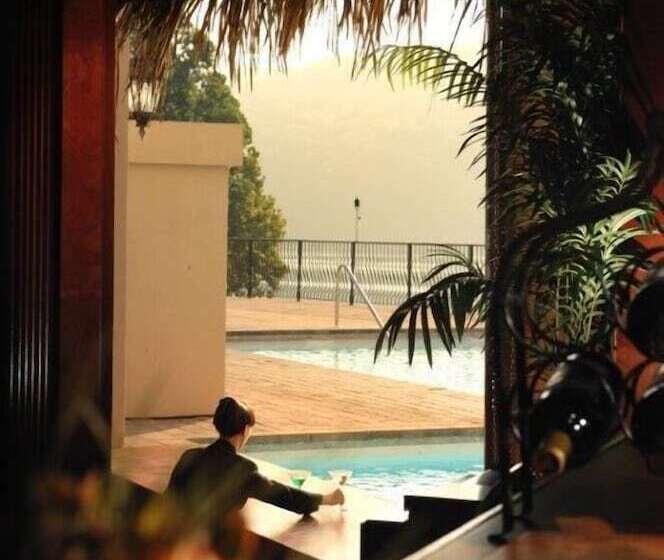 בית מלון כפרי D Monaco Luxury Resort