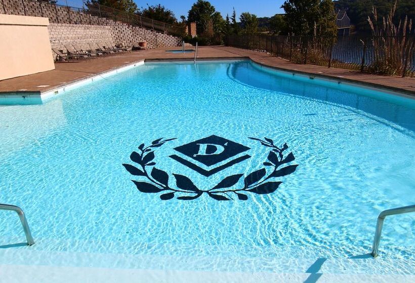 בית מלון כפרי D Monaco Luxury Resort