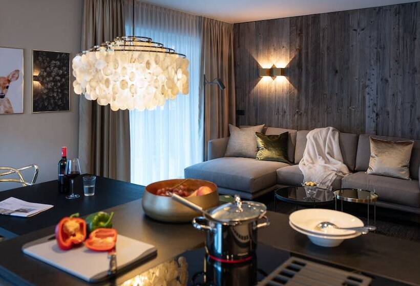 هتل Sissi Suites Luxury Apartments