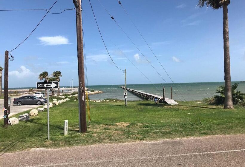 مُتل Bay View Inn