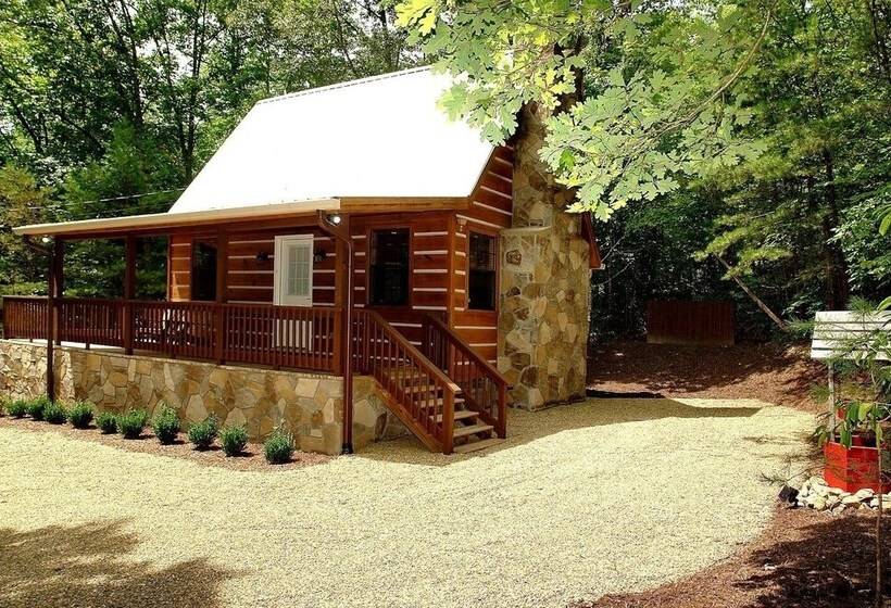 Mountain Laurel   1 Bedrooms, 1 Baths, Sleeps 4 Cabin By Redawning
