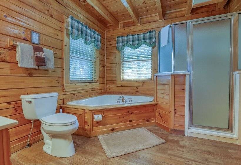 Mountain View   2 Bedrooms, 2 Baths, Sleeps 6 Cabin By Redawning