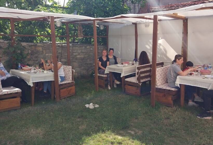 بنسيون Melek Hanim Konagi