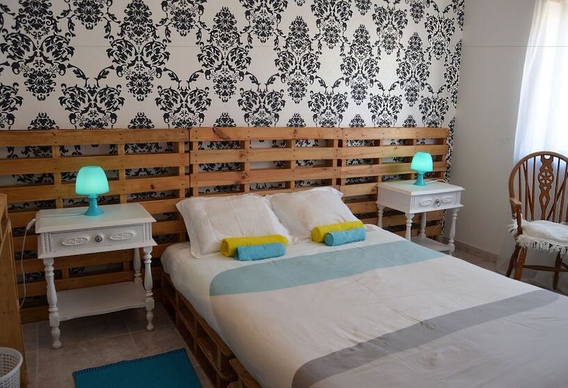 Pi Guest House   Hostel