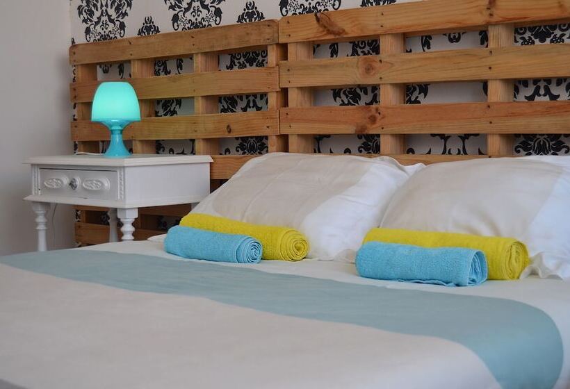 Pi Guest House   Hostel