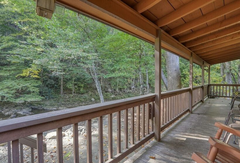 Whispering Creek   2 Bedrooms, 1 Baths, Sleeps 6 Cabin By Redawning