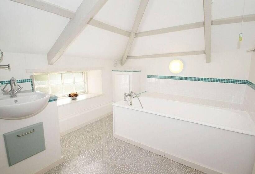 White Duck Cottage