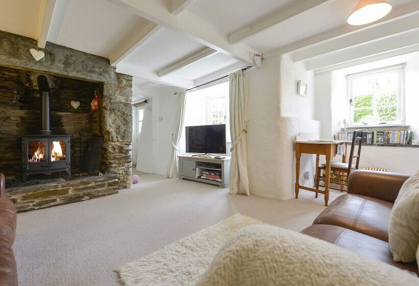 Ayr Cottage
