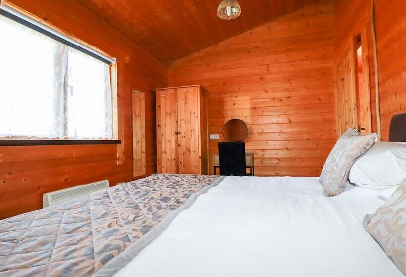 Cedar Lodge