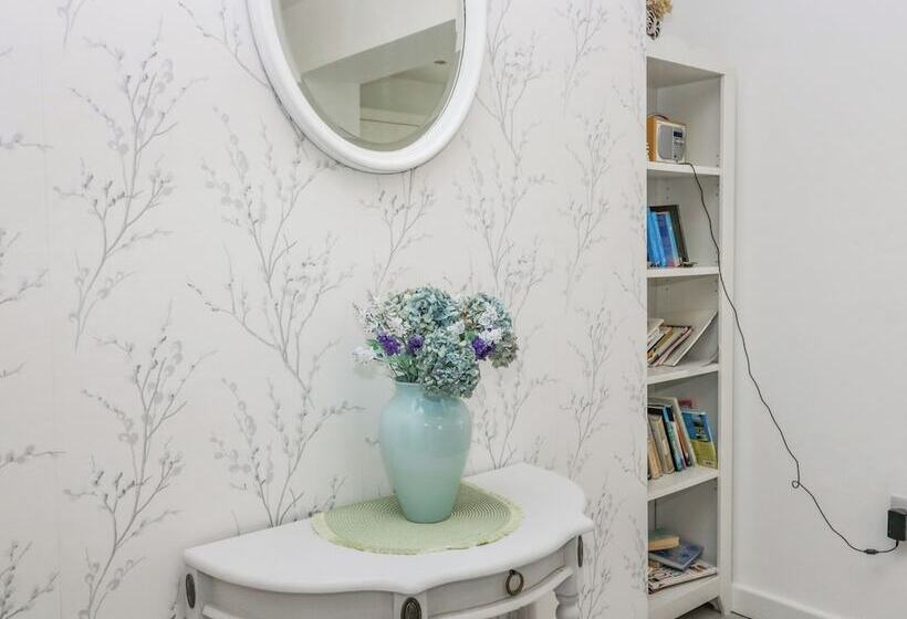 Driftwood, 23 Roa Island