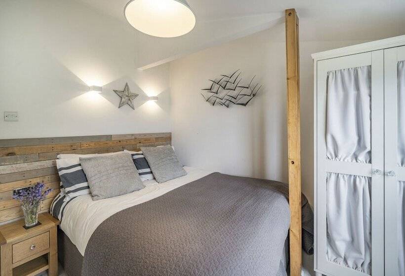 Driftwood Cottage