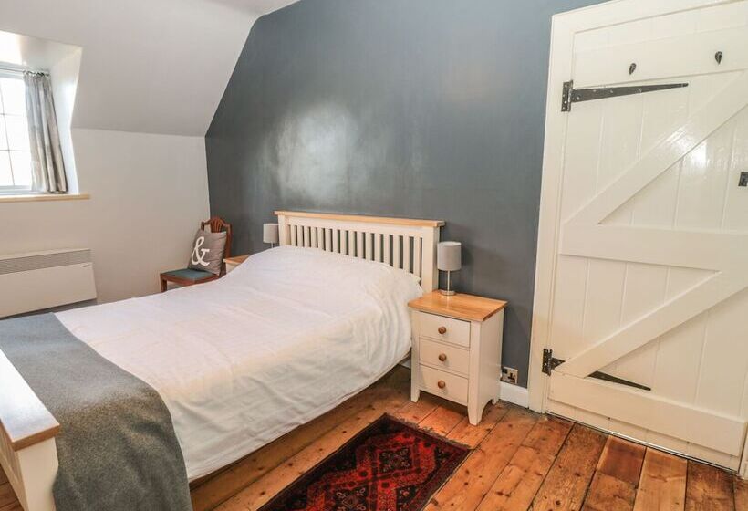 Gamekeepers Cottage