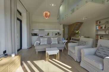 Grooms Cottage