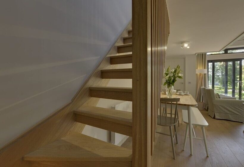 Grooms Cottage