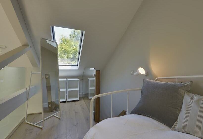 Grooms Cottage