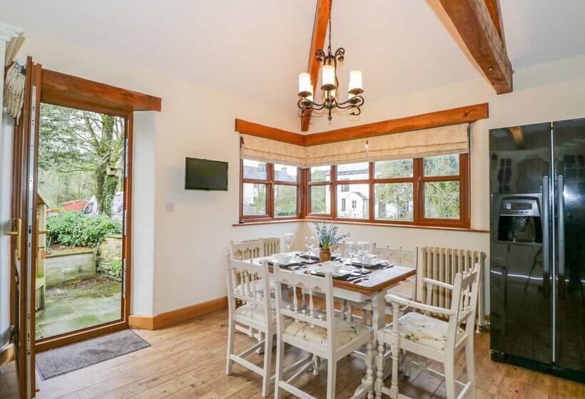Hawthorn Cottage
