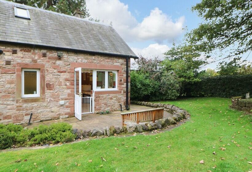 Holly Lodge