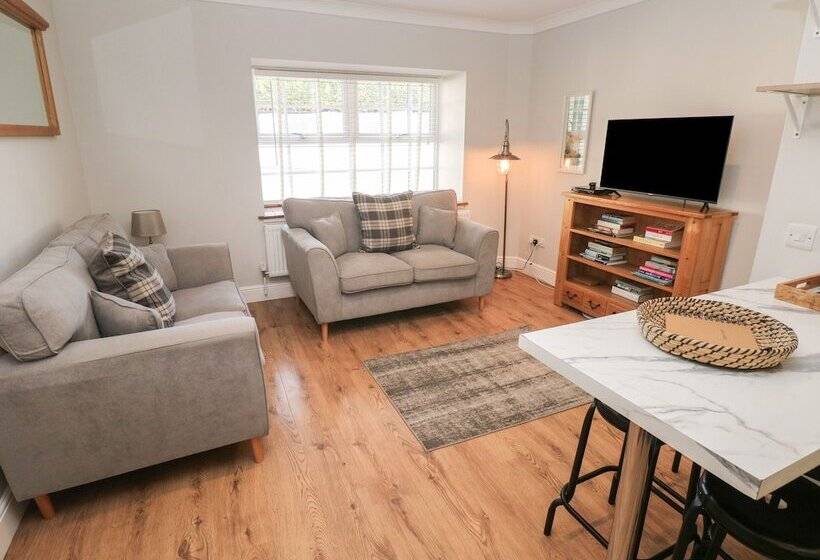 South Beach At The Hideaway