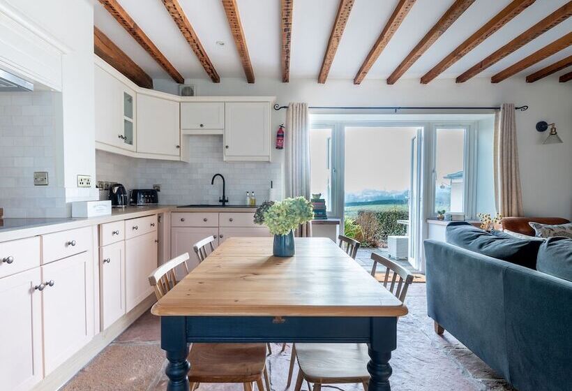 Stag Cottage