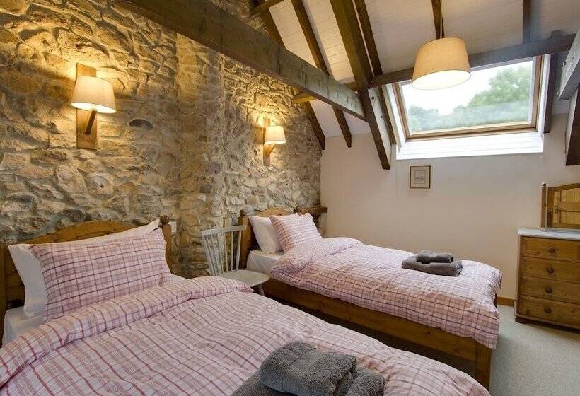 Whitcombe Cottage