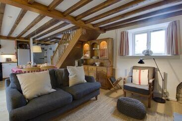 Whitcombe Cottage