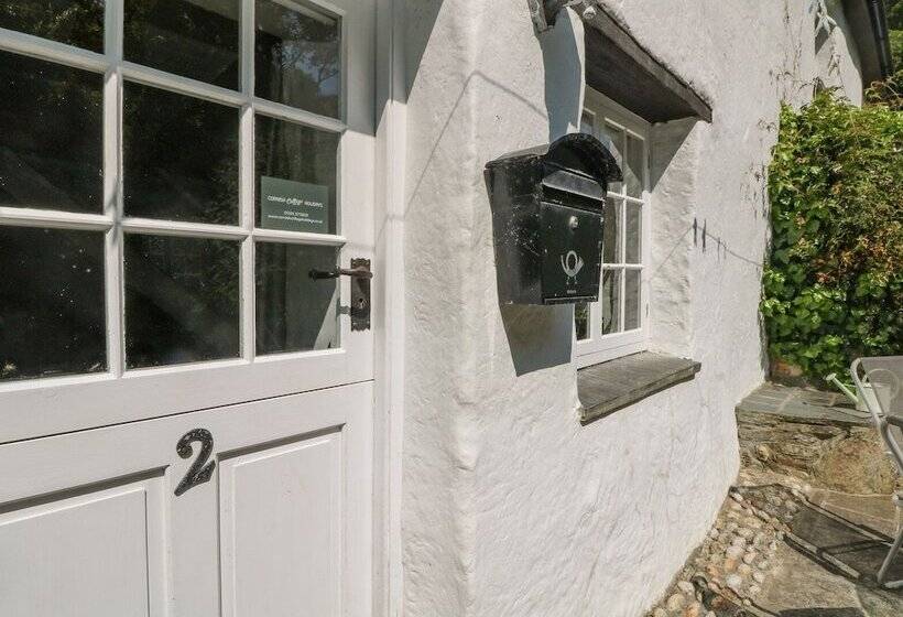2 Rose Cottages