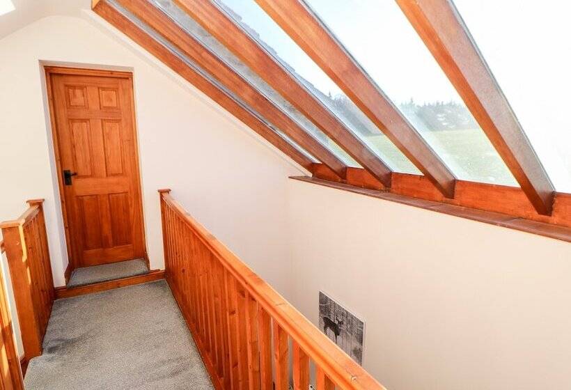 Blackburn Cottage Barn