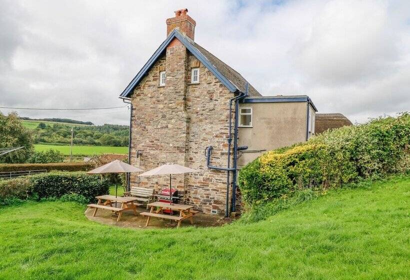 Buckinghams Leary Farm Cottage