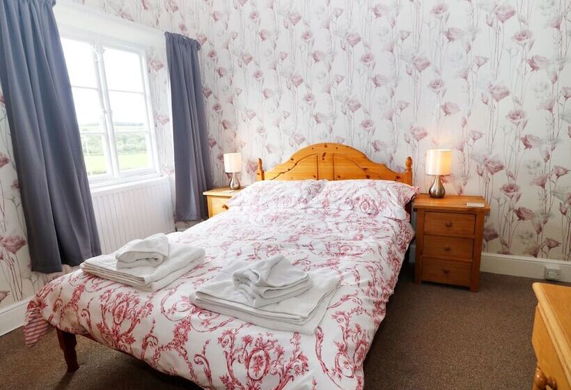 Buckinghams Leary Farm Cottage