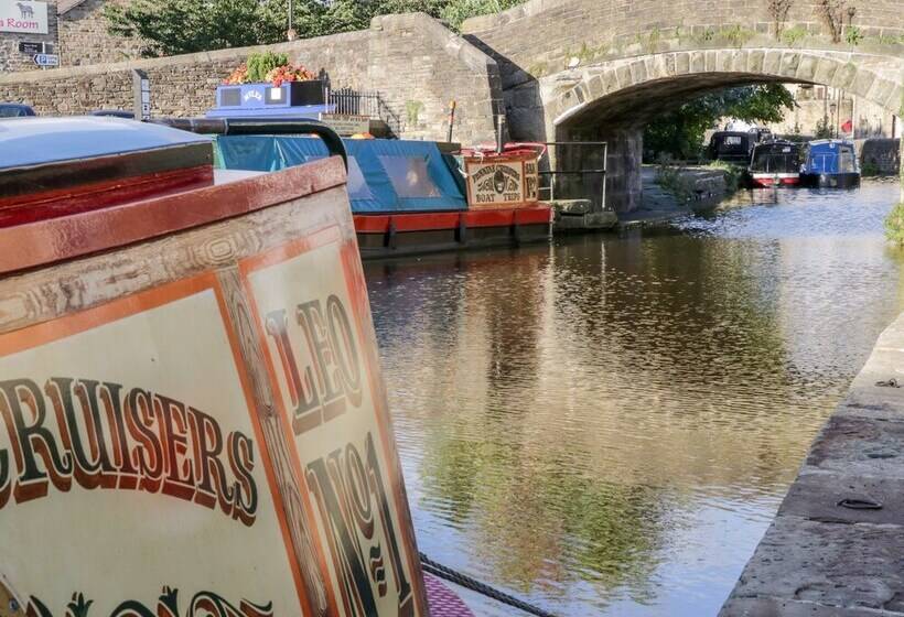 Canalside Cottage