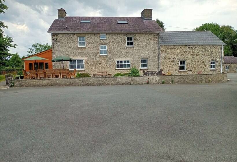 Dolau Farmhouse