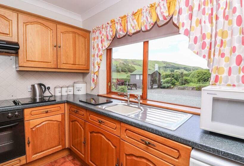 Drainbyrion Farm House