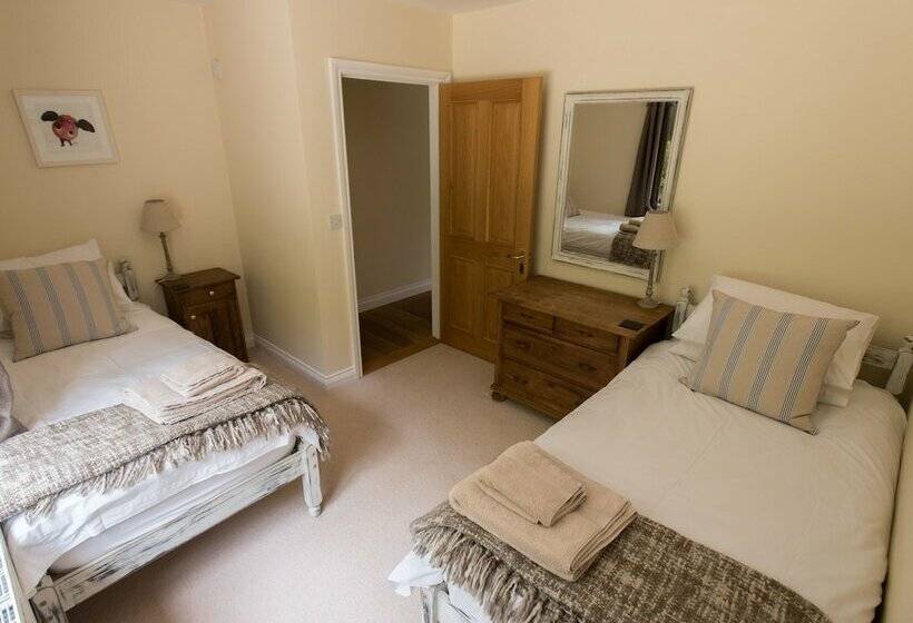 Farley Lodge