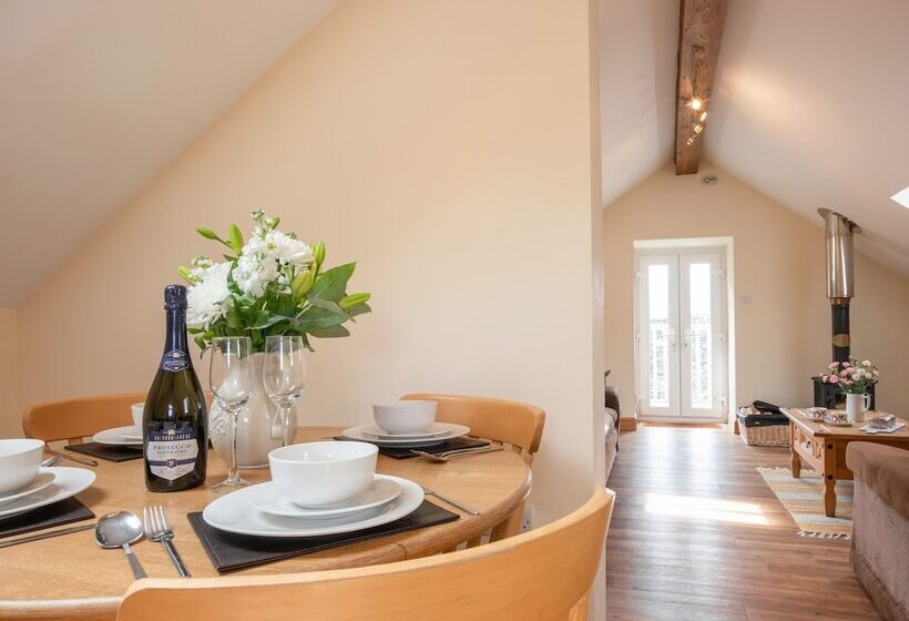 Hendre Cottage