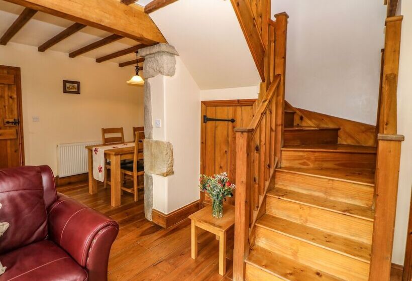 Midfeather Cottage