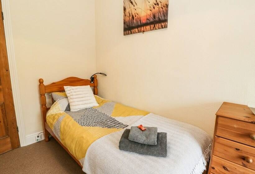 Parc Cottage