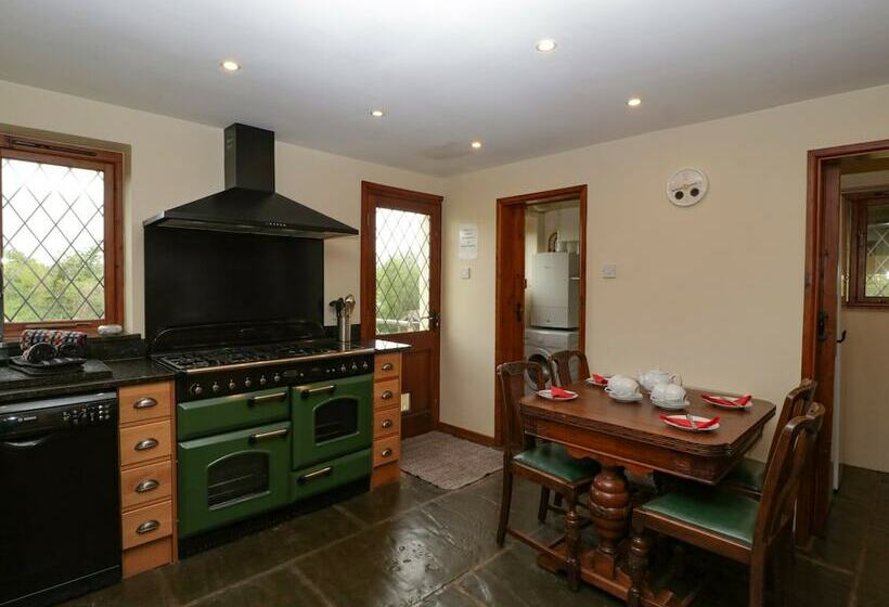 Shells Cottage