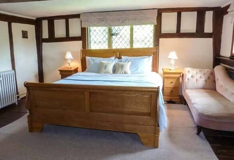 Tudor Wing