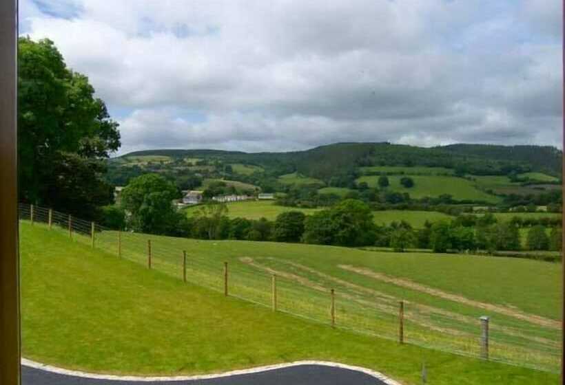 Tyn Y Celyn Canol