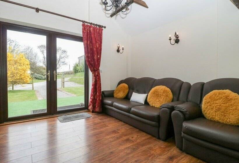 Walnut Cottage