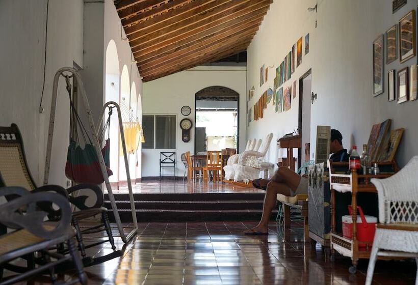تختخواب و صبحانه El Arca De Noé Lodging