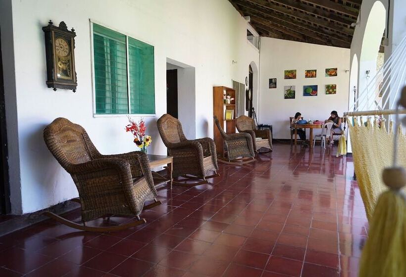 تختخواب و صبحانه El Arca De Noé Lodging