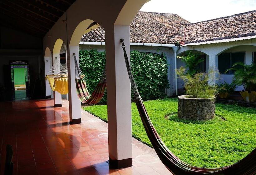 تختخواب و صبحانه El Arca De Noé Lodging